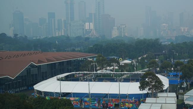 Smoke haze covers the city of Melbourne. Picture: AAP/Michael Dodge