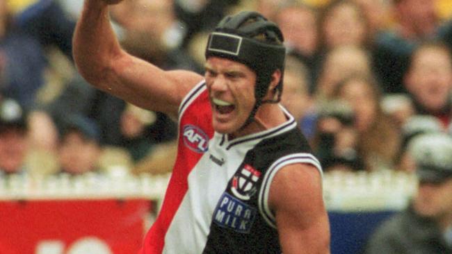 26/05/2001. St Kilda's Nathan Burke celebrates a goal during the match Collingwood vs St Kilda at the M.C.G.