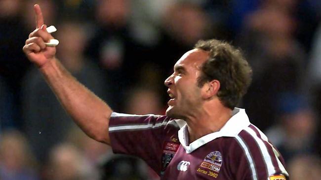 ORIGIN HISTORY — 26 Jun. 2002: Qld's Gorden Tallis celebrates during Game 3 of State of Origin at Stadium Australia: PicBrett/Costello — sport rugby league