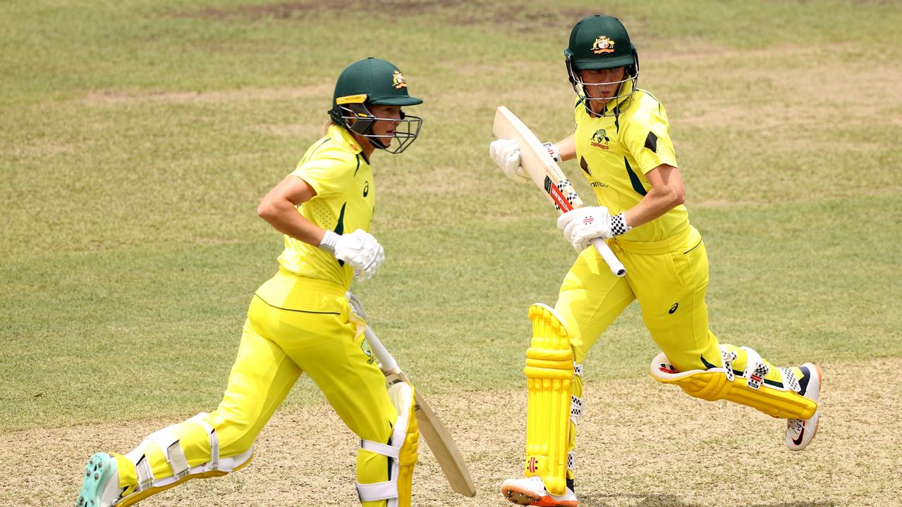 Meg Lanning and Beth Mooney. Picture: Robert Cianflone / Getty Images