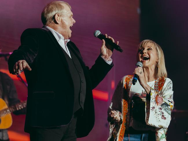 John Farnham and Olivia Newton-John performed during Fire Fight Australia.