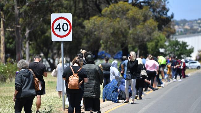 People have been told to bring water, snacks and some form of shade with them if they’re turning up to walk-in clinics. Picture: NCA NewsWire / David Mariuz