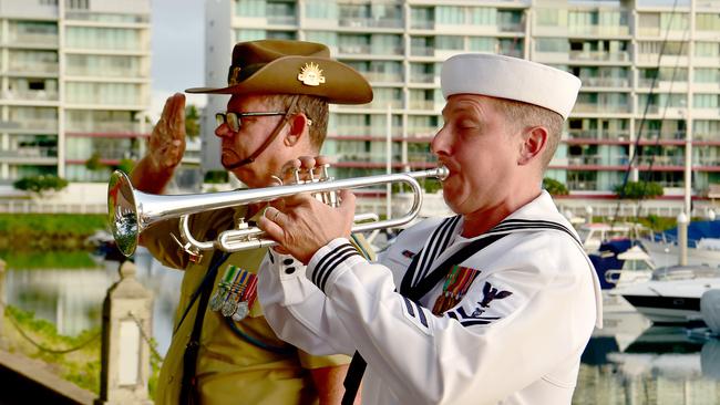 Commemoration dawn service for 80th anniversary of the Battle of the Coral Sea at Anzac Park, Townsville. Major Andrew Ryder and MU2 Justin Malizia. Picture: Evan Morgan