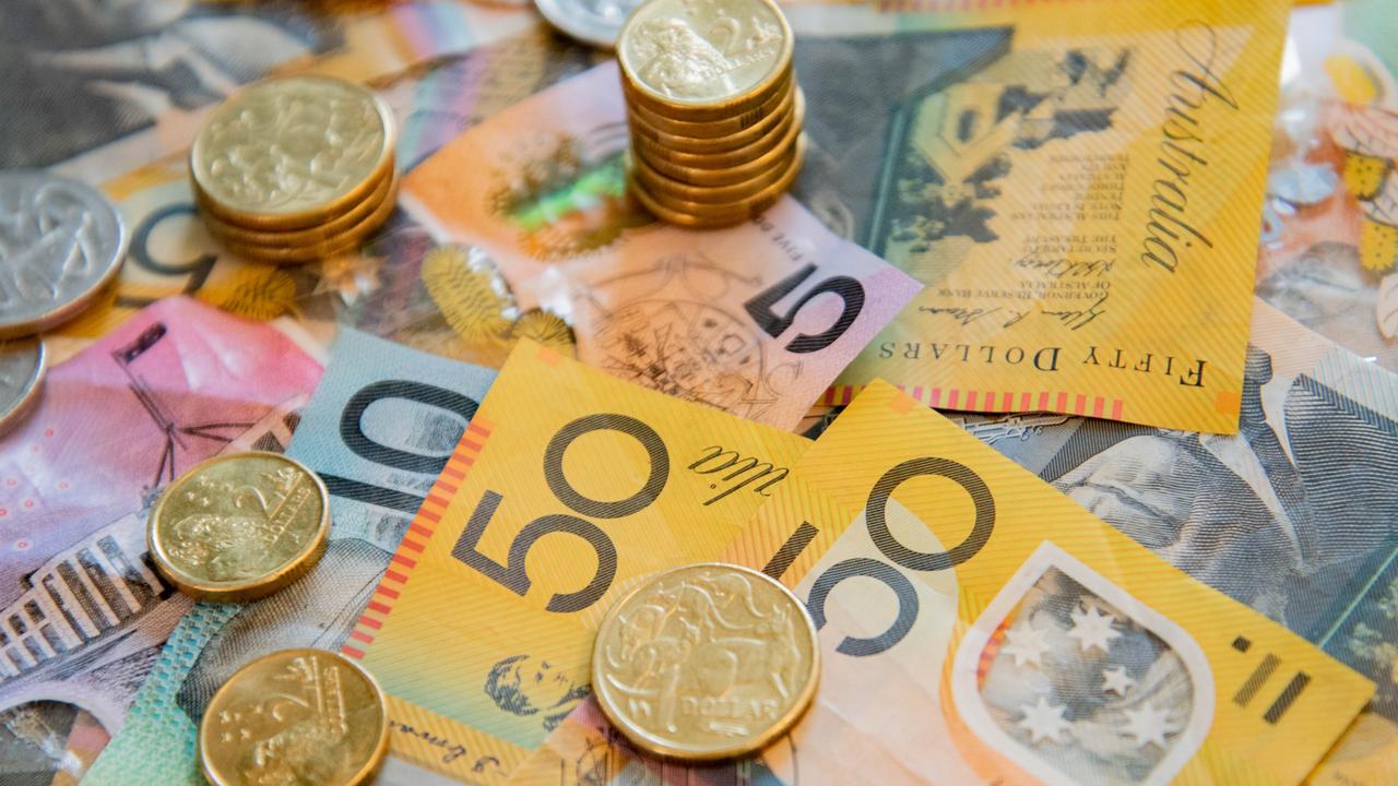 australian-banks-pass-on-interest-rate-hikes-to-savers-with-tough