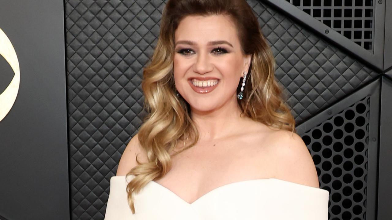 LOS ANGELES, CALIFORNIA - FEBRUARY 04: Kelly Clarkson attends the 66th GRAMMY Awards at Crypto.com Arena on February 04, 2024 in Los Angeles, California. (Photo by Matt Winkelmeyer/Getty Images for The Recording Academy)