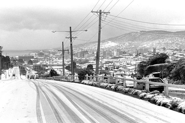 Historical Mercury Archives: Snow fell in Hobart to sea level on July 25, 1986, the biggest snowfall since 1921.