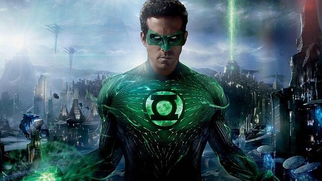 In 2011 Ryan Reynolds played a superhero in "Green Lantern". Now we find out he's scared of cats.  