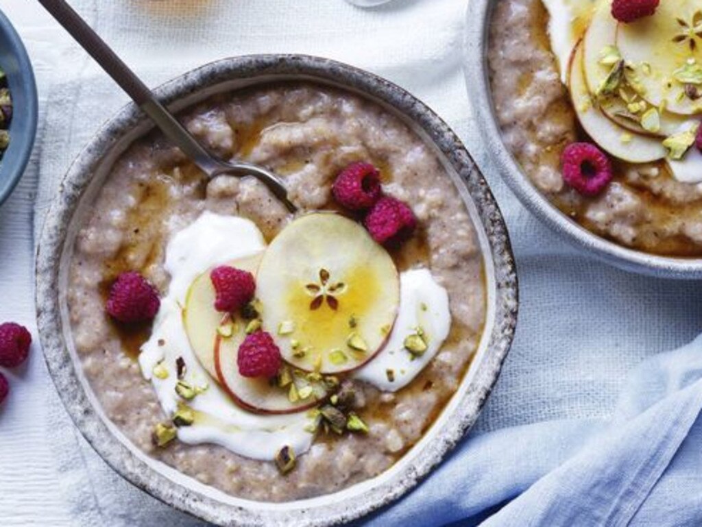 Apple and cinnamon slow cooker oats.