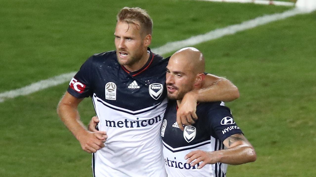 Ola Toivonen scored twice as Melbourne Victory beat the Western Sydney Wanderers.