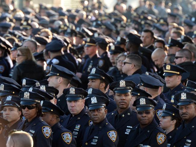 Thousands line up for funeral of slain NYPD officer Rafael Ramos | news ...