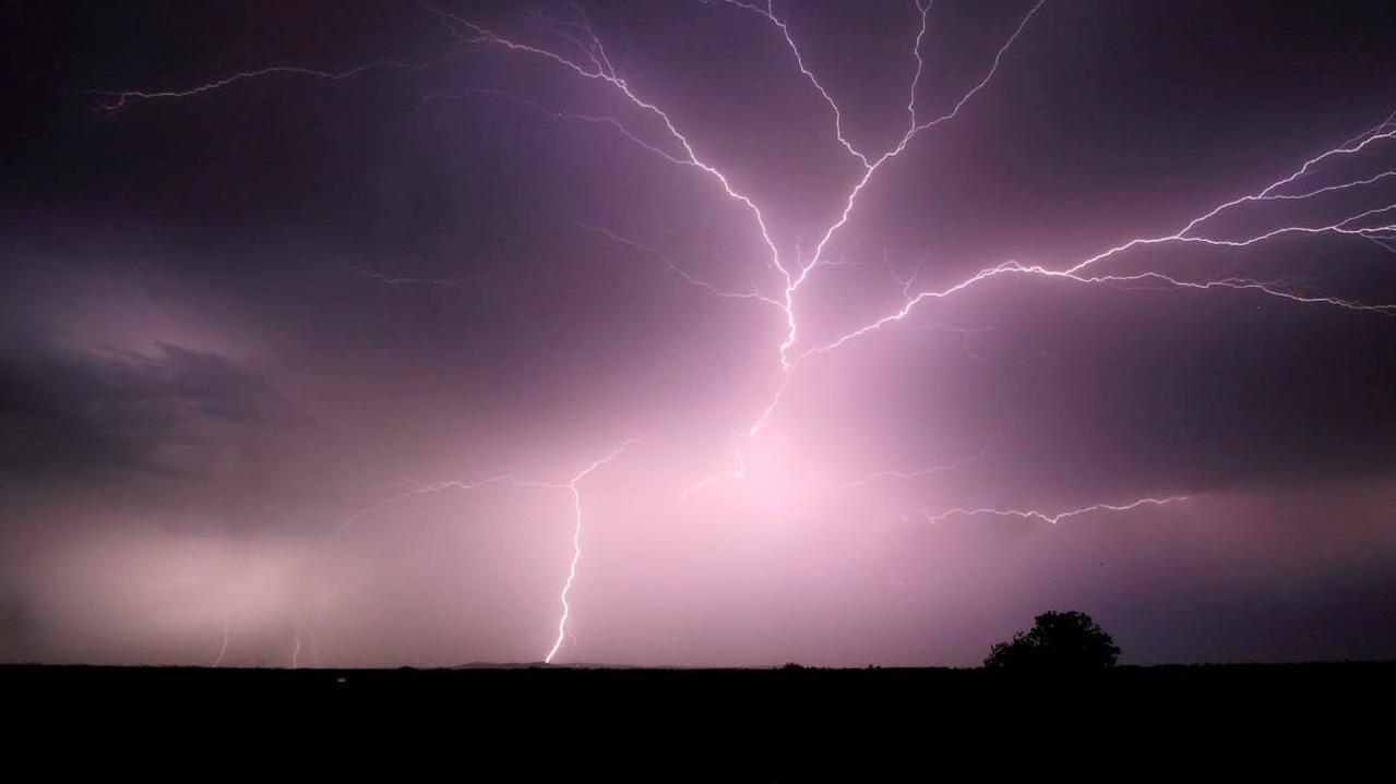 Brisbane, Goondiwindi, Darling Downs storms: Severe thunderstorm ...