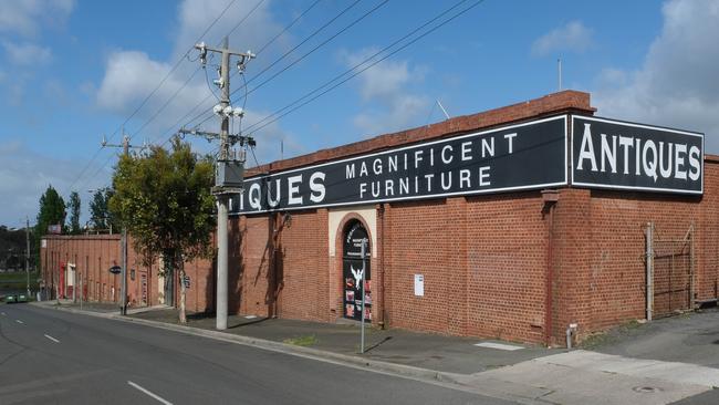 Exterior of 550 Latrobe Boulevard, Newtown. Hamilton Group have submitted plans to revitalise the iconic building. Picture: Mark Wilson