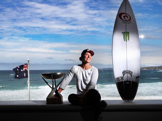 Australia's Tyler Wright at North Bondi with her 2017 Women's Surfing League world championship trophy. Pic: Phil Hillyard