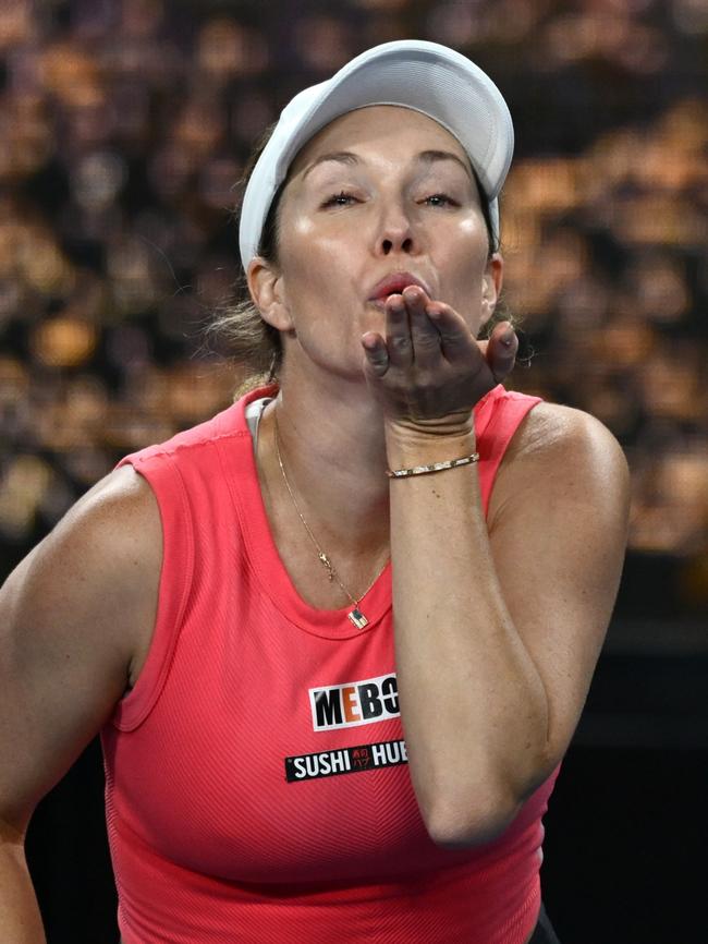 Danielle Collins blows a kiss to the crowd. Picture: Hannah Peters/Getty Images