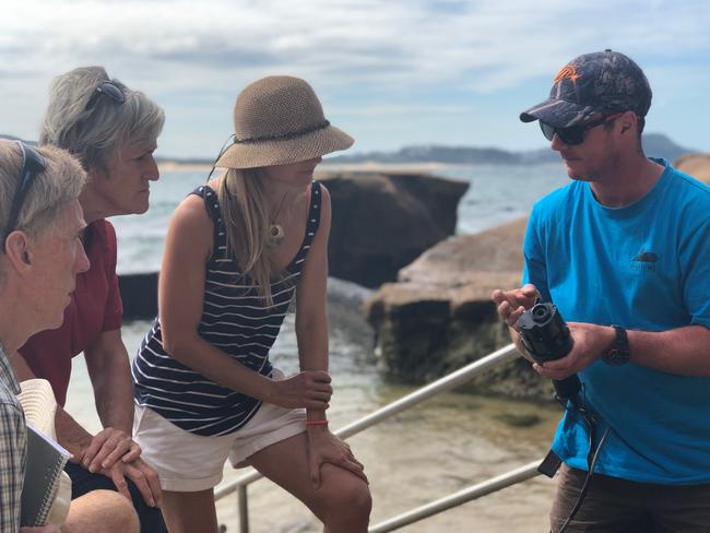 Office of Environment and Heritage Staff with Terrigal residents.