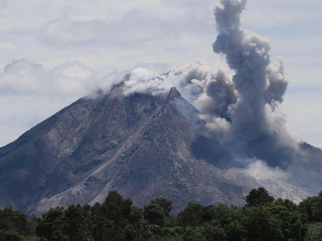 Bali ash cloud 2016: Virgin, Jetstar, Tiger | Is your flight cancelled ...