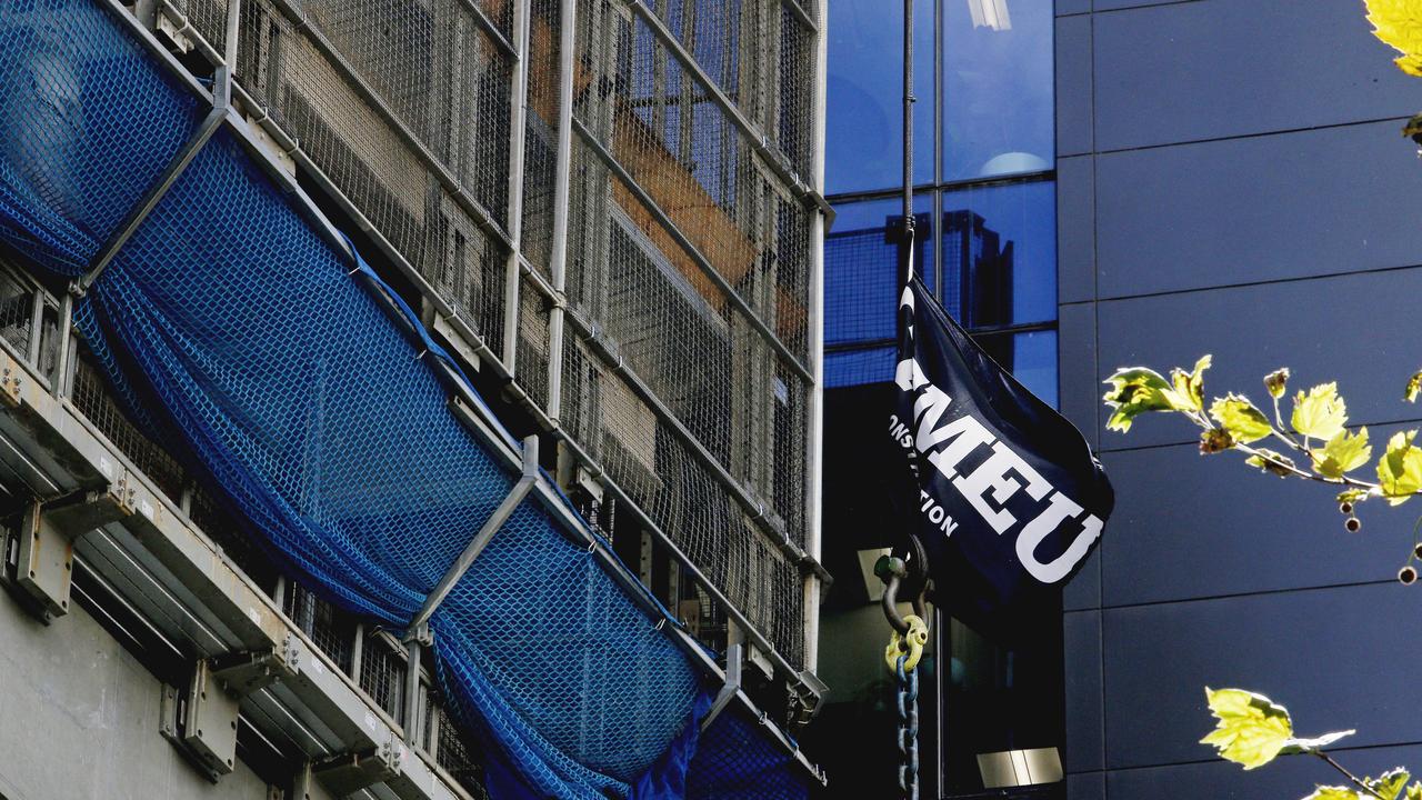 Building firms try to cut CFMEU power