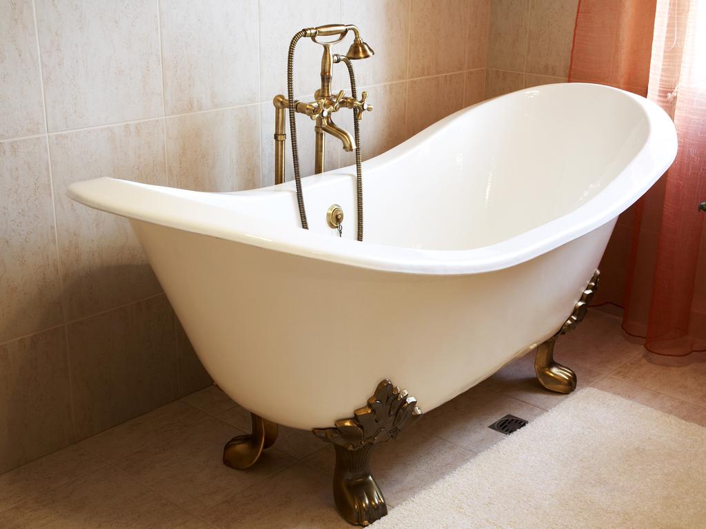 Free-standing bathtubs have rarely been more popular.