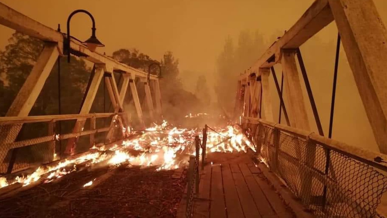 Victoria fires Photos from the frontlines of the bushfires The