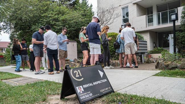 Rental properties were in high demand in Bondi on Saturday. Picture: NCA NewsWire / Flavio Brancaleone