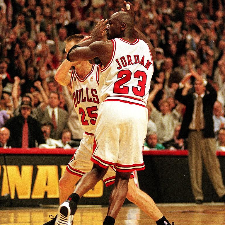 Michael jordan punched hot sale steve kerr