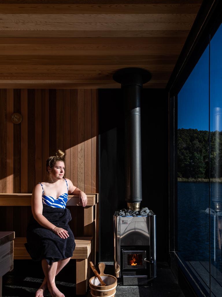 Floating Sauna, Derby, Tasmania. Designed by Licht Architecture. Built by Nigel Reeves. A shortlisted entry in the Tasmanian Architecture Awards. Photo by Anjie Blair.