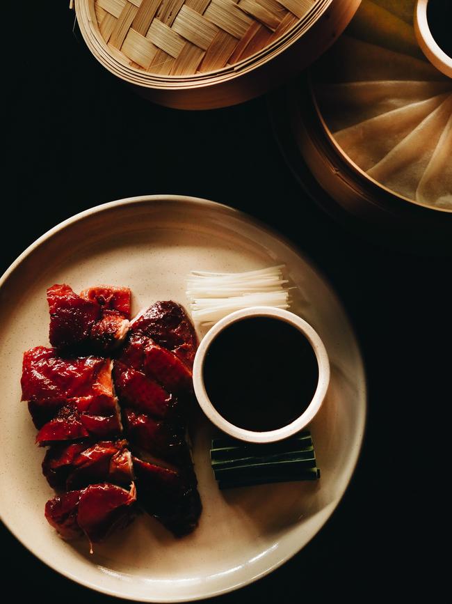 Peking duck with pancakes.