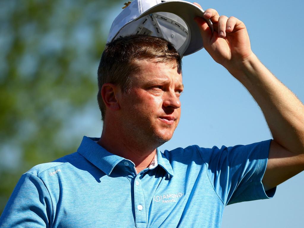 DETROIT, MICHIGAN - JUNE 30: Nate Lashley acknowledges fans on the 17th green during the final round of the Rocket Mortgage Classic at the Detroit Country Club on June 30, 2019 in Detroit, Michigan. Gregory Shamus/Getty Images/AFP == FOR NEWSPAPERS, INTERNET, TELCOS &amp; TELEVISION USE ONLY ==