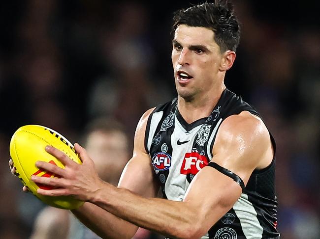 MELBOURNE, AUSTRALIA - JULY 07: Scott Pendlebury of the Magpies in action during the 2023 AFL Round 17 match between the Western Bulldogs and the Collingwood Magpies at Marvel Stadium on July 7, 2023 in Melbourne, Australia. (Photo by Dylan Burns/AFL Photos via Getty Images)