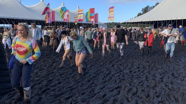 Crowds smiling as the sun came out eventually at Splendour in the Grass 2022. Picture: Matt Gazy