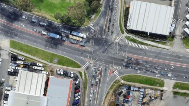 The intersection of Pine Ridge Rd / Captain Cook Drive and the Gold Coast Highway in Coombabah.