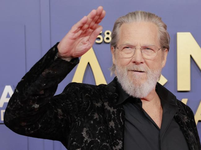 NASHVILLE, TENNESSEE - NOVEMBER 20: EDITORIAL USE ONLY Jeff Bridges attends The 58th Annual CMA Awards at Music City Center on November 20, 2024 in Nashville, Tennessee. (Photo by Jason Kempin/Getty Images)