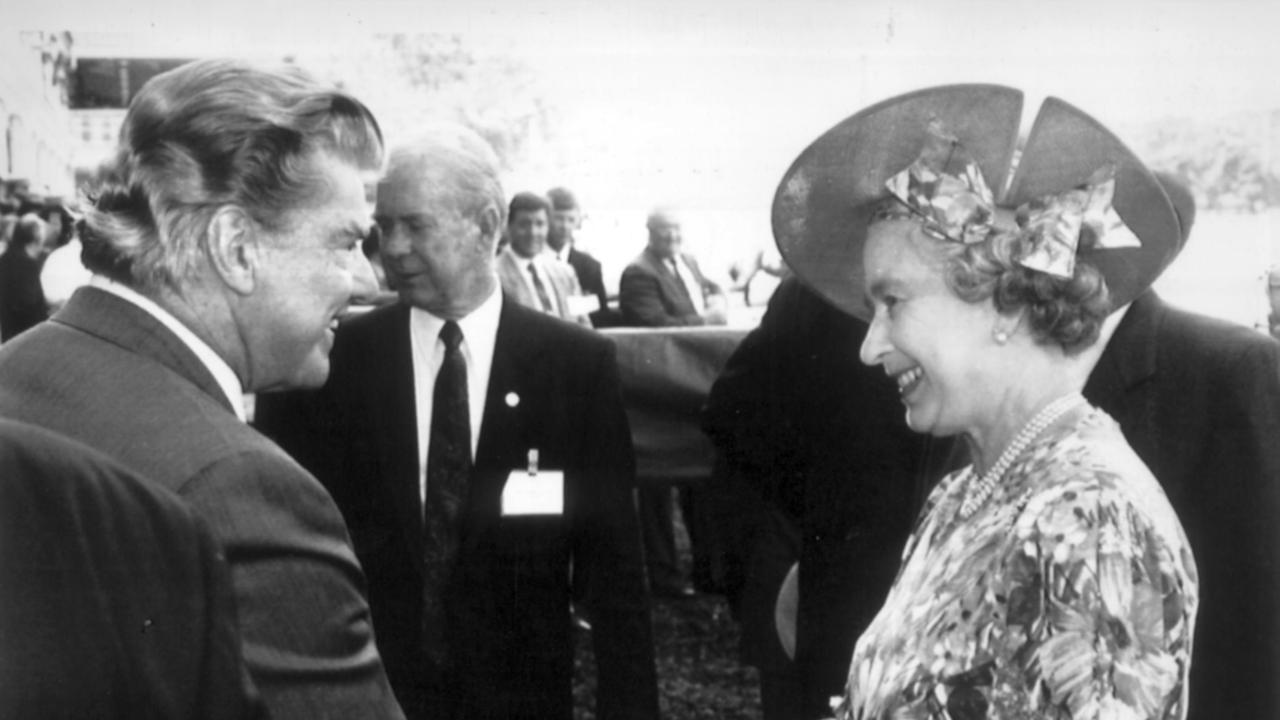 dhs-Bart Cummings meets Queen Elizabeth II at Randwick  feb 1992 sport horseracing nsw headshot royalty Britain visit