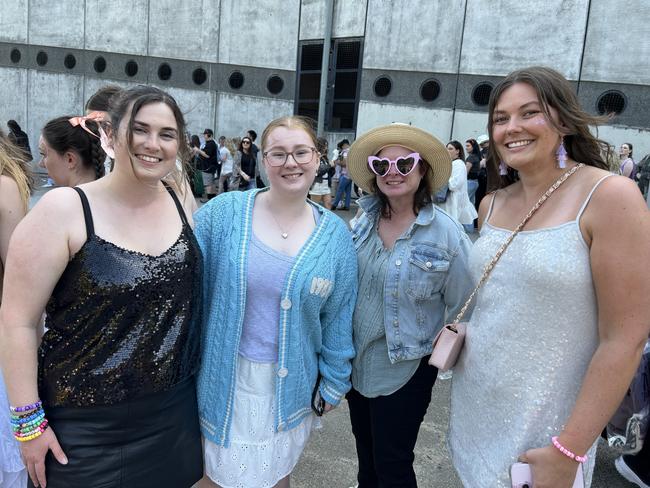 Tiarni Barr, Bella Fazackerley, Debbie Barr and Ashton Dehaan
