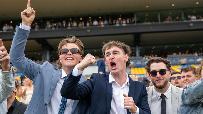 The Daily Telegraph Saturday 12 October 2024 Raceday Coverage Punters at Hill Stakes race day at Rosehill Gardens. Picture Thomas Lisson