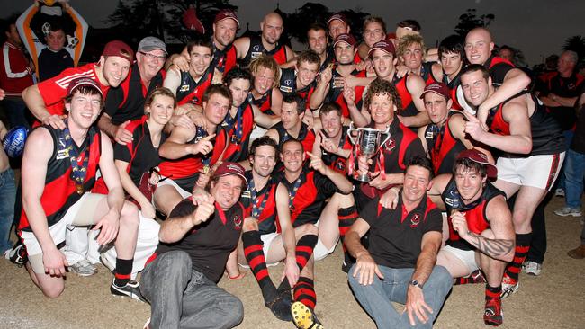 Frankston Bombers celebrate the 2009 flag.