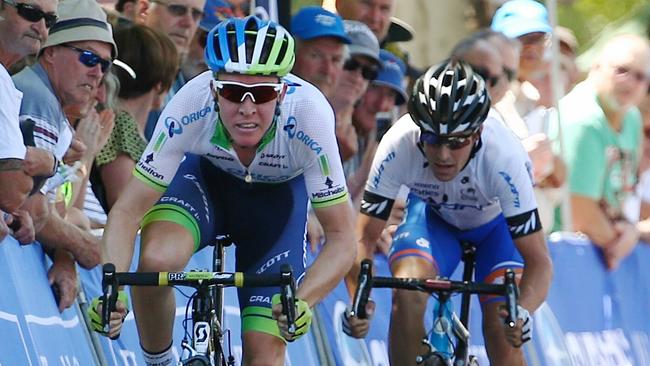 Stage 2 Jayco HeraldSun Tour. Mt Macedon to Bendigo. Cameron Meyer of the Orica GreenEdge team outsprints Joe Cooper of the Avanti Racing team to win the 2nd stage . Pic: Michael Klein