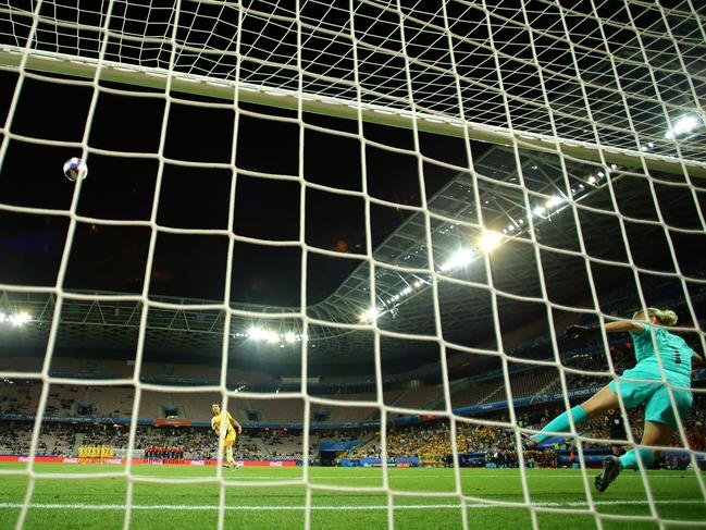 NICE, FRANCE - JUNE 22: Sam Kerr of Australia misses her team's first penalty in the penalty shoot out during the 2019 FIFA Women's World Cup France Round Of 16 match between Norway and Australia at Stade de Nice on June 22, 2019 in Nice, France. (Photo by Richard Heathcote/Getty Images)