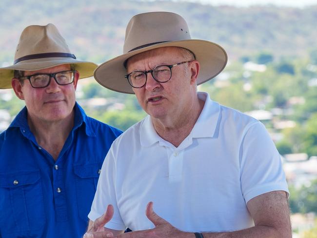 8 JANUARY 2025. Prime Minister Anthony Albanese (centre) with Solomon MP Luke Gosling (left) and Minister Catherine King (right) in Mount Isa, Queensland today. Picture: Supplied by the PMO's Office