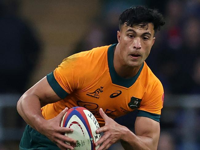 LONDON, ENGLAND - NOVEMBER 09:  Joseph-Aukuso Suaalii of Australia runs with the ball during the Autumn Nations Series 2025 match between England and Australia at Allianz Twickenham Stadium on November 09, 2024 in London, England. (Photo by David Rogers/Getty Images)