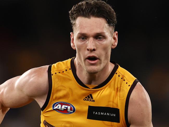 MELBOURNE.  10/07/2022 . AFL . Round 17.    Hawthorn vs Adelaide Crows at Marvel Stadium .   Jacob Koschitzke of the Hawks chases the bouncing footy during the 4th qtr.   . Photo by Michael Klein