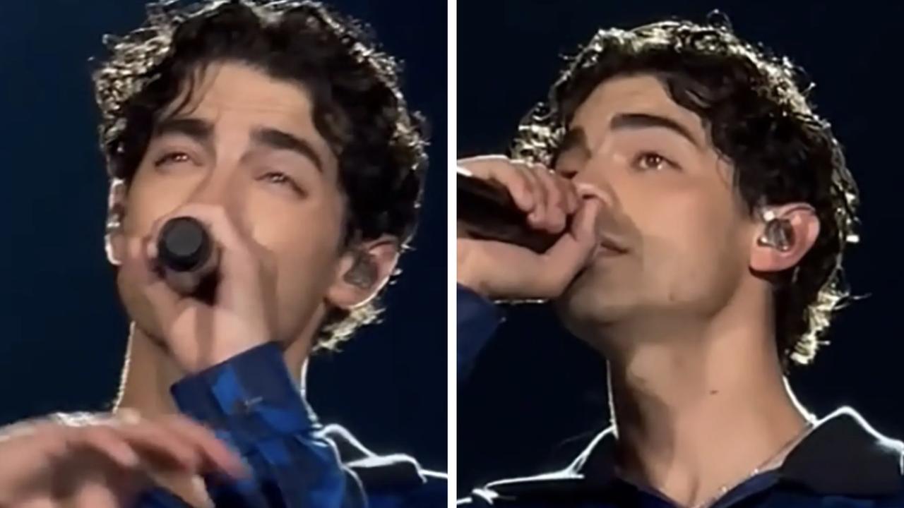 Emotional Joe Jonas addresses split from Sophie Turner on stage