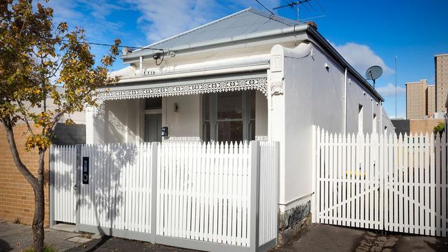 147 Easey St, Collingwood, sold for $1.095 million in 2017.