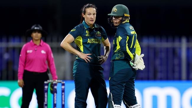 Megan Schutt speaks with Healy in Sharjah. Picture: Francois Nel/Getty Images