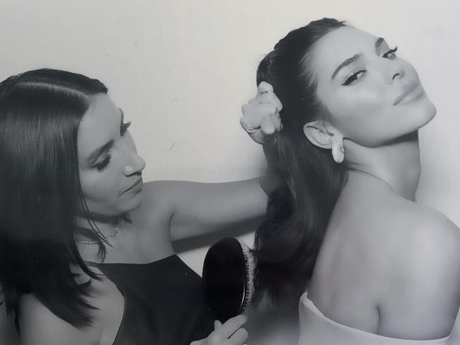 ‘Ambushing Kendall Jenner in a photo booth’ ... a pic from Jen Atkin.