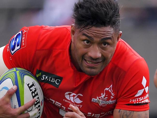 TOKYO, JAPAN - MARCH 16: Amanaki Lelei Mafi takes on Isaac Lucas of Reds during the Super Rugby match between Sunwolves and Reds at Prince Chichibu Memorial Ground on March 16, 2019 in Tokyo, Japan. (Photo by Koki Nagahama/Getty Images for Sunwolves)