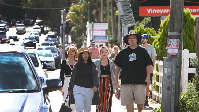 Crowds at Gallery Walk. Picture: Glenn Hampson.