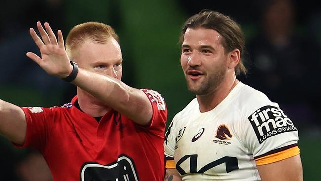 MELBOURNE, AUSTRALIA - MAY 11:  Referee Todd Smith sends Patrick Carrigan of the Broncos to the sin-bin during the round 11 NRL match between Melbourne Storm and Brisbane Broncos at AAMI Park on May 11, 2023 in Melbourne, Australia. (Photo by Robert Cianflone/Getty Images)