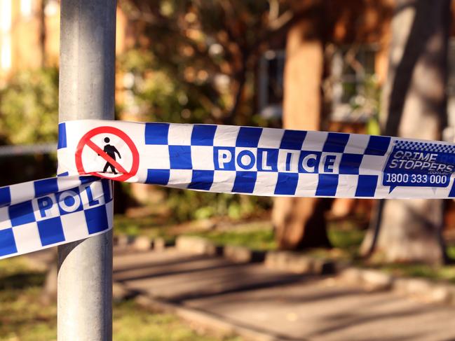 SYDNEY, AUSTRALIA - NewsWire Photos SEPTEMBER 14, 2020: Police officers from South Sydney Police Area Command are pictured on scene at Erskineville Housing Estate where a 57 year old man died following an assault on Swanson Street, Erskineville. A 28 year old man was arrest several hours later and taken to Mascot Police Station. Picture: NCA NewsWire / Nicholas Eagar