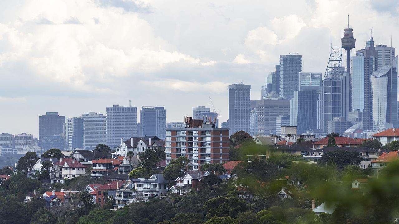 The average Sydney house prices is below the $1 million mark once more. Picture: NCA NewsWire / Nikki Short